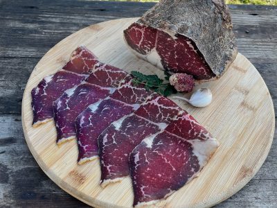 Goveđa pršuta od crnog Angusa